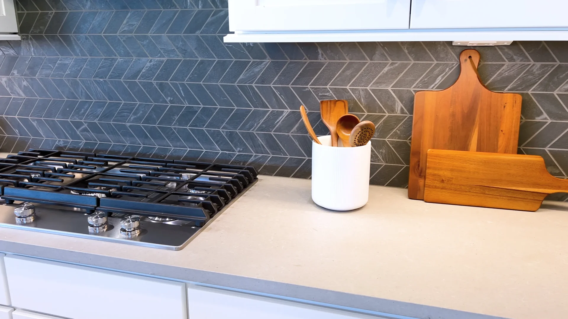Tips for Choosing the Perfect Kitchen Backsplash Tile