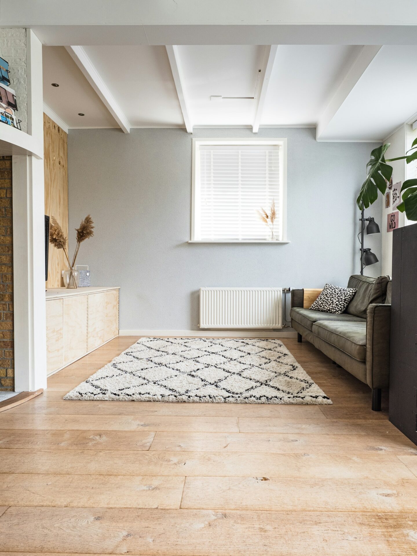 The Benefits of Vinyl Plank Flooring for High-Traffic Areas and Beyond